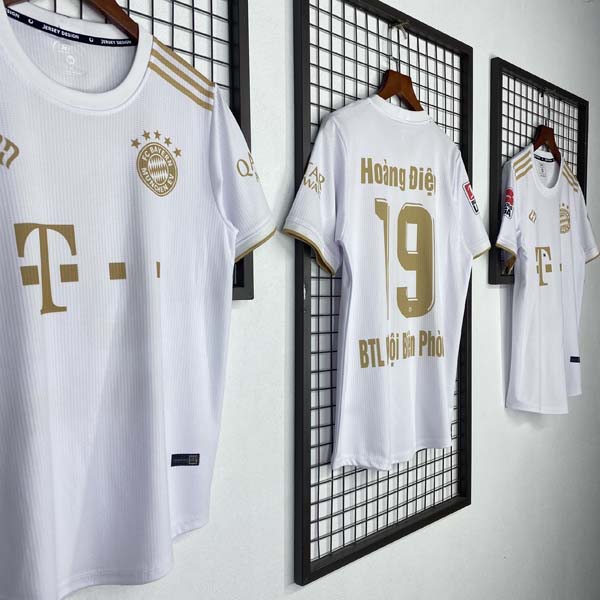 Thành phẩm áo bóng đá CLB Bayern màu trắng mới